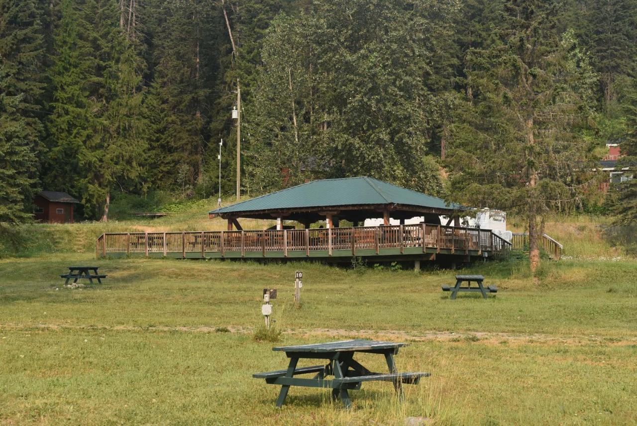 Helmcken Falls Lodge Cabin Rooms And Rv Park Clearwater Extérieur photo