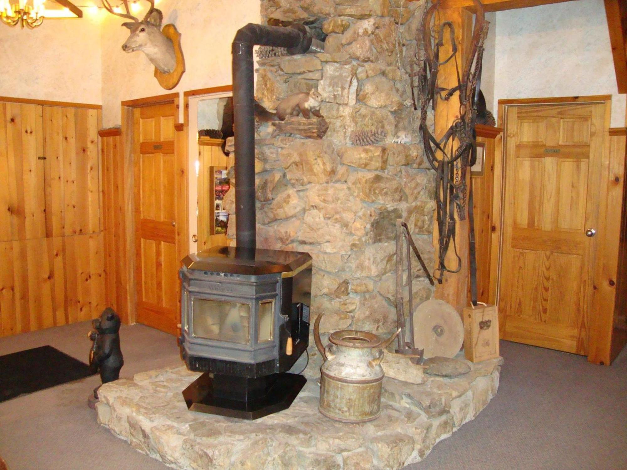 Helmcken Falls Lodge Cabin Rooms And Rv Park Clearwater Extérieur photo