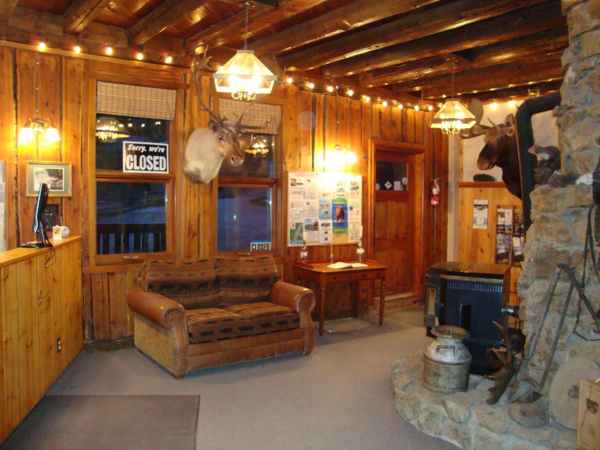 Helmcken Falls Lodge Cabin Rooms And Rv Park Clearwater Extérieur photo
