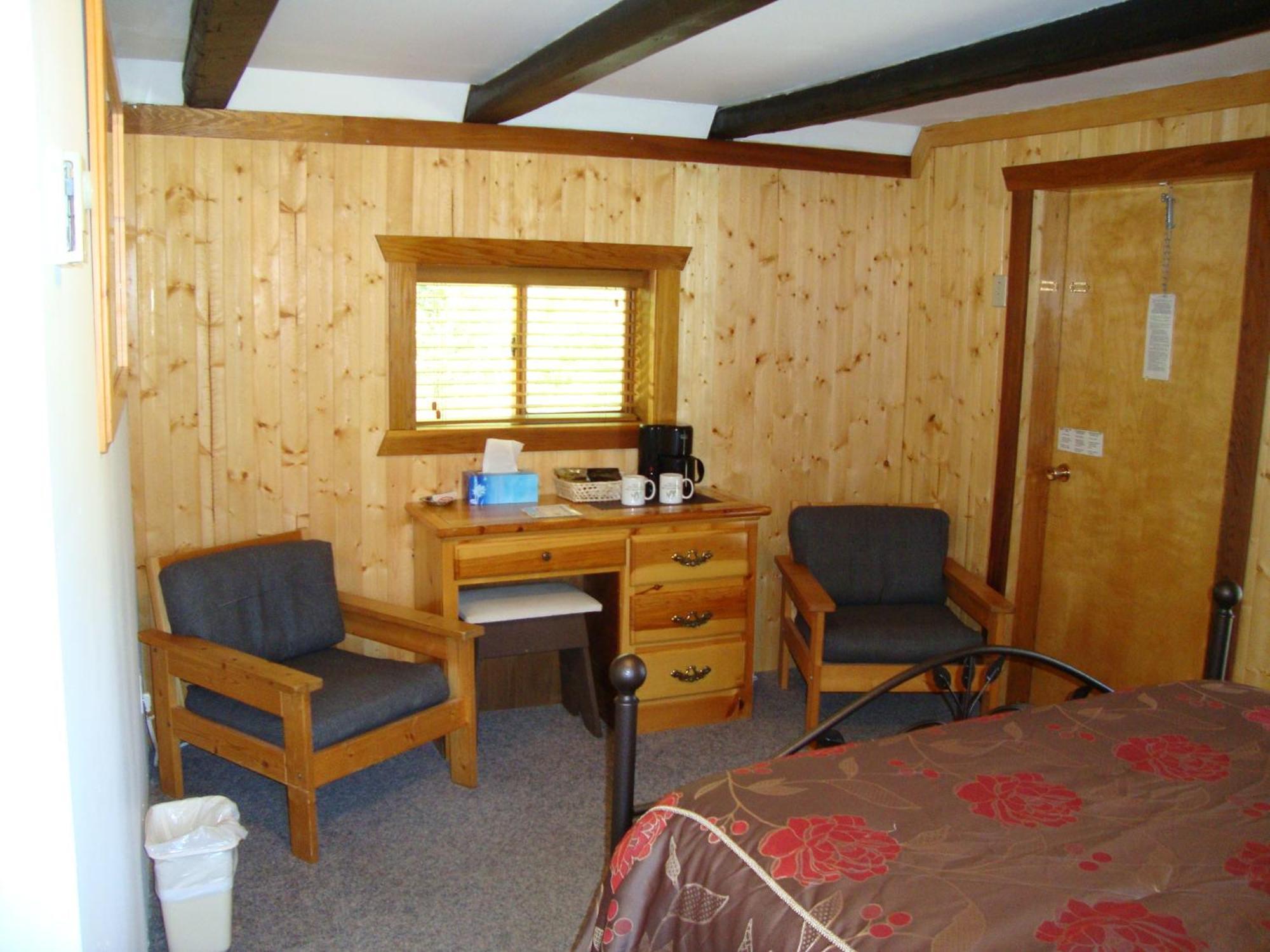 Helmcken Falls Lodge Cabin Rooms And Rv Park Clearwater Extérieur photo