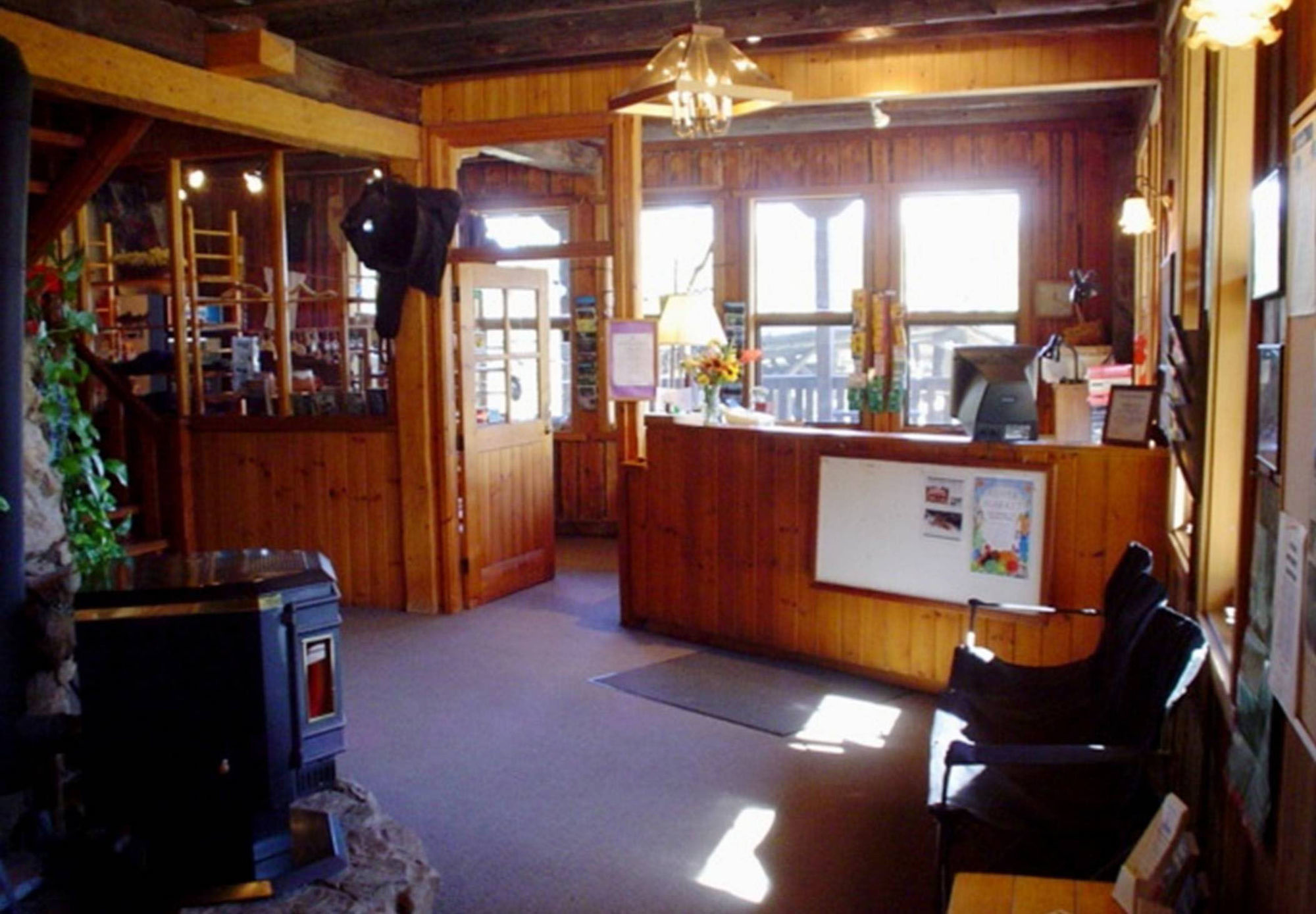 Helmcken Falls Lodge Cabin Rooms And Rv Park Clearwater Extérieur photo
